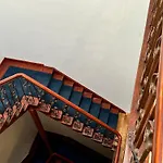 Stay In Artist\'S Gallery