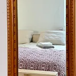Stay In Artist\'S Gallery