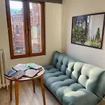 Stay In Artist\'S Gallery