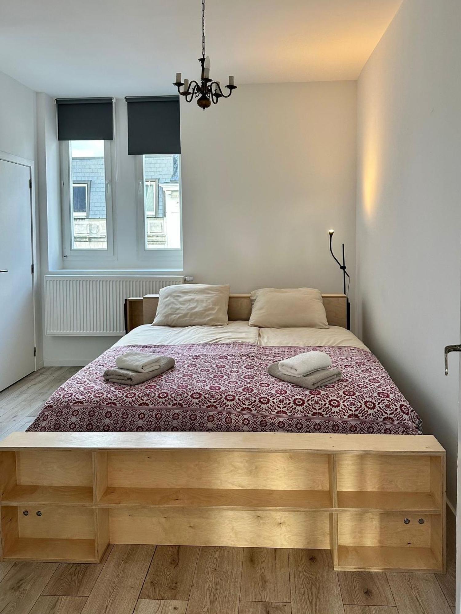 Apartment In Artist's Gallery *